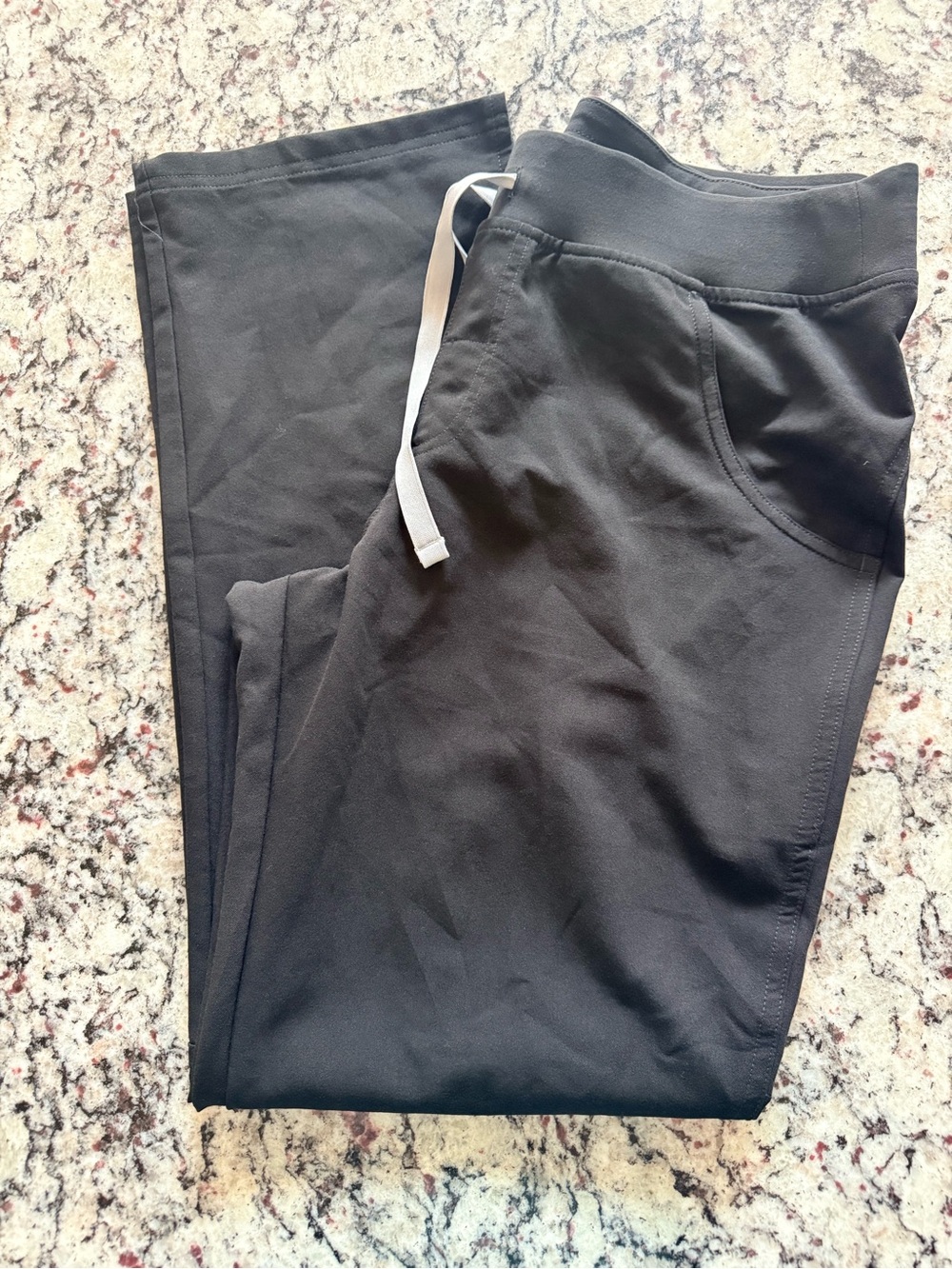 Figs woman’s Kade cargo scrub pants